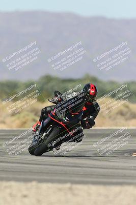 media/Oct-13-2025-Moto Forza (Mon) [[a66d839500]]/3-B Group/Session 3 (Turn 16)/